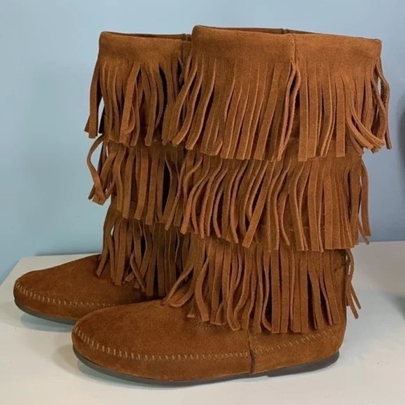 Minnetonka 3-Layer Fringe Boots - Picture 6 of 11